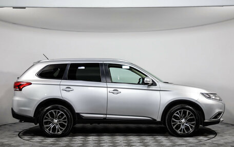 Mitsubishi Outlander III рестайлинг 3, 2015 год, 1 789 000 рублей, 4 фотография