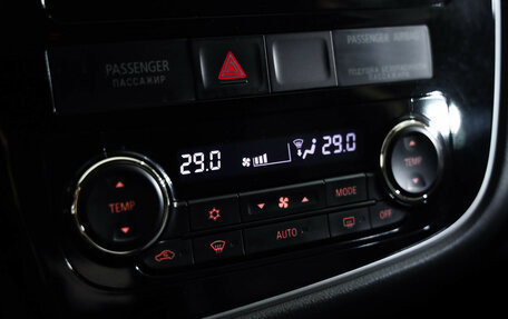 Mitsubishi Outlander III рестайлинг 3, 2015 год, 1 789 000 рублей, 16 фотография