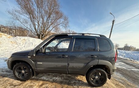 Chevrolet Niva I рестайлинг, 2013 год, 550 000 рублей, 3 фотография