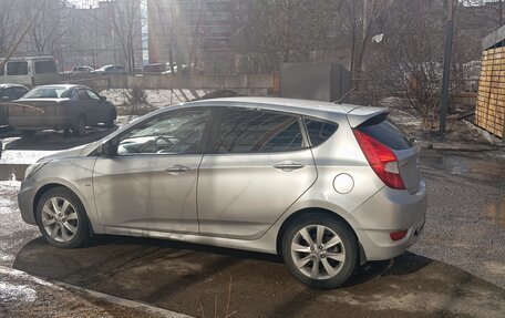 Hyundai Solaris II рестайлинг, 2011 год, 780 000 рублей, 10 фотография