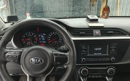 KIA Rio IV, 2021 год, 1 760 000 рублей, 9 фотография