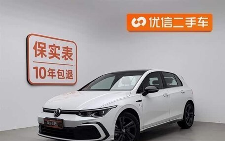 Volkswagen Golf VIII, 2023 год, 2 165 000 рублей, 3 фотография