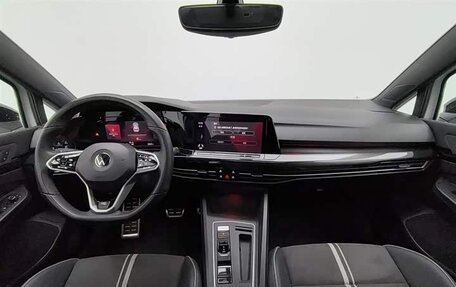 Volkswagen Golf VIII, 2023 год, 2 165 000 рублей, 11 фотография