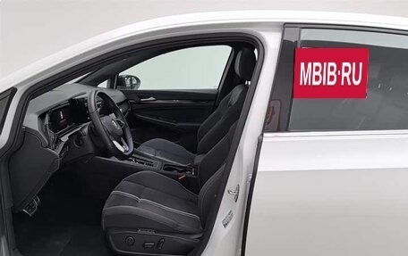 Volkswagen Golf VIII, 2023 год, 2 165 000 рублей, 7 фотография