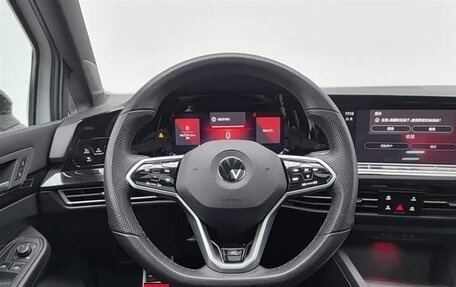 Volkswagen Golf VIII, 2023 год, 2 165 000 рублей, 12 фотография