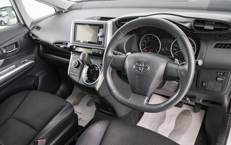Toyota Wish II, 2011 год, 1 449 000 рублей, 9 фотография