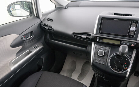 Toyota Wish II, 2011 год, 1 449 000 рублей, 12 фотография