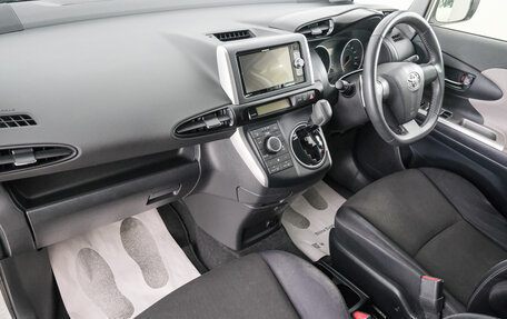 Toyota Wish II, 2011 год, 1 449 000 рублей, 13 фотография