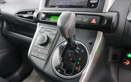 Toyota Wish II, 2011 год, 1 449 000 рублей, 17 фотография