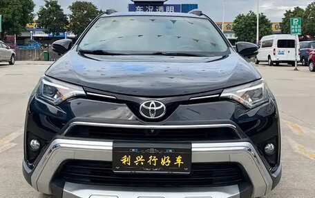 Toyota RAV4, 2019 год, 1 799 200 рублей, 2 фотография