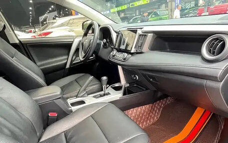 Toyota RAV4, 2019 год, 1 799 200 рублей, 13 фотография