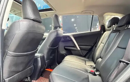 Toyota RAV4, 2019 год, 1 799 200 рублей, 10 фотография