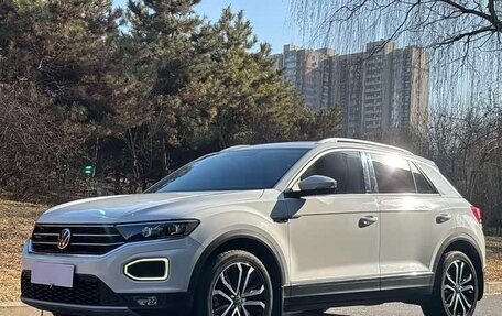 Volkswagen T-Roc I, 2021 год, 1 409 300 рублей, 1 фотография