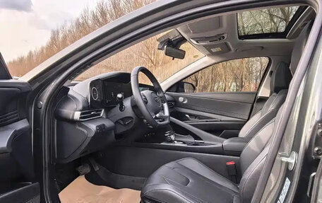 Hyundai Elantra, 2023 год, 1 390 000 рублей, 9 фотография