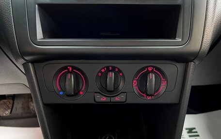 Volkswagen Polo VI (EU Market), 2012 год, 995 000 рублей, 19 фотография