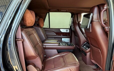 Lincoln Navigator, 2019 год, 8 499 000 рублей, 13 фотография