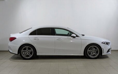 Mercedes-Benz A-Класс, 2019 год, 2 355 000 рублей, 11 фотография