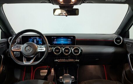 Mercedes-Benz A-Класс, 2019 год, 2 355 000 рублей, 22 фотография