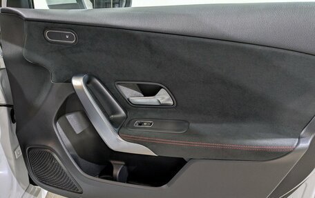 Mercedes-Benz A-Класс, 2019 год, 2 355 000 рублей, 21 фотография