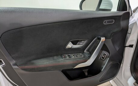 Mercedes-Benz A-Класс, 2019 год, 2 355 000 рублей, 20 фотография