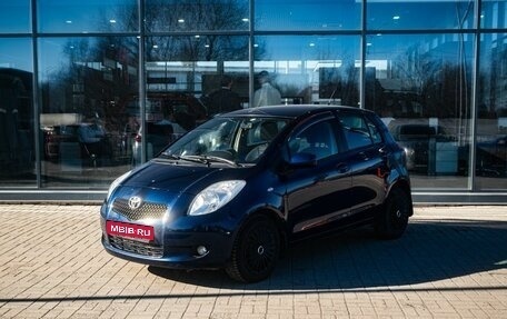 Toyota Yaris III рестайлинг, 2008 год, 650 000 рублей, 1 фотография