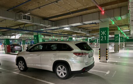 Toyota Highlander III, 2014 год, 2 700 000 рублей, 8 фотография