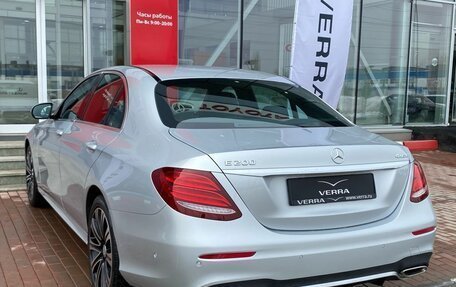 Mercedes-Benz E-Класс, 2018 год, 3 870 000 рублей, 7 фотография