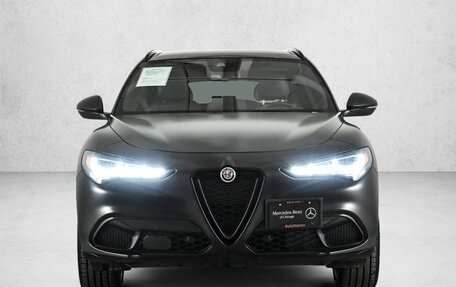 Alfa Romeo Stelvio, 2023 год, 6 790 000 рублей, 2 фотография