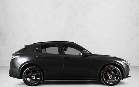 Alfa Romeo Stelvio, 2023 год, 6 790 000 рублей, 7 фотография