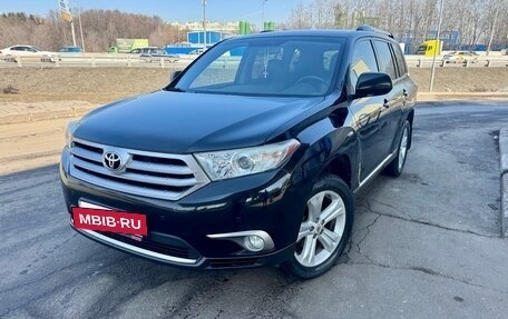 Toyota Highlander III, 2012 год, 2 300 000 рублей, 3 фотография