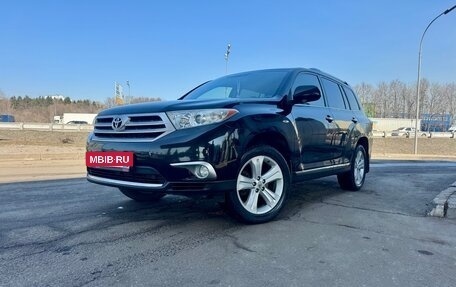 Toyota Highlander III, 2012 год, 2 300 000 рублей, 2 фотография