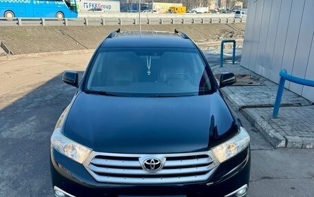 Toyota Highlander III, 2012 год, 2 300 000 рублей, 23 фотография