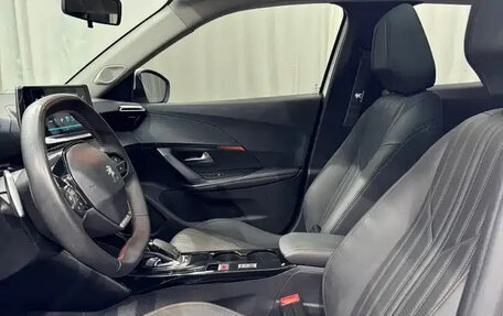 Peugeot 2008 II, 2022 год, 1 252 000 рублей, 8 фотография