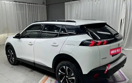 Peugeot 2008 II, 2022 год, 1 252 000 рублей, 4 фотография