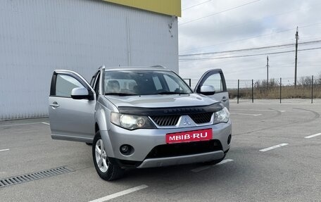 Mitsubishi Outlander III рестайлинг 3, 2008 год, 995 000 рублей, 3 фотография