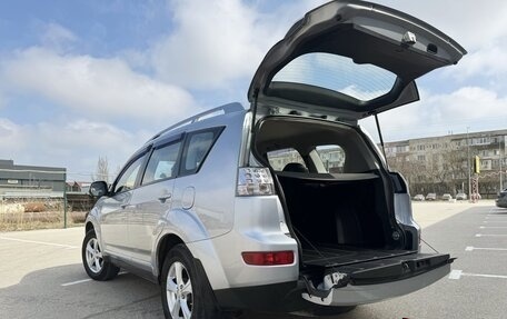 Mitsubishi Outlander III рестайлинг 3, 2008 год, 995 000 рублей, 16 фотография