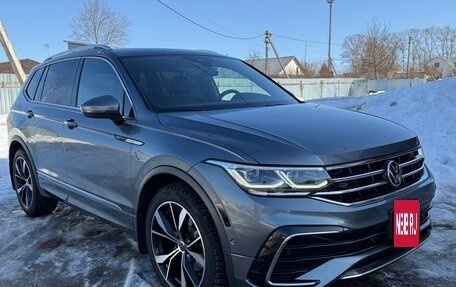 Volkswagen Tiguan II, 2022 год, 4 400 000 рублей, 3 фотография