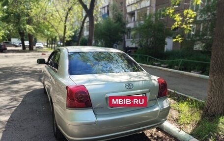 Toyota Avensis III рестайлинг, 2004 год, 700 000 рублей, 8 фотография