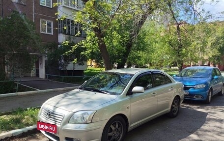 Toyota Avensis III рестайлинг, 2004 год, 700 000 рублей, 11 фотография