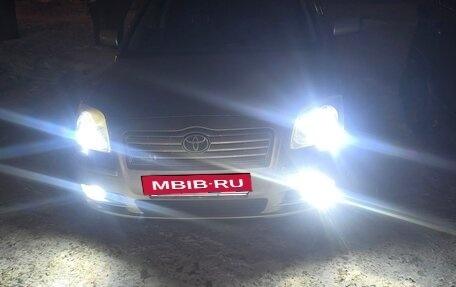 Toyota Avensis III рестайлинг, 2004 год, 700 000 рублей, 14 фотография