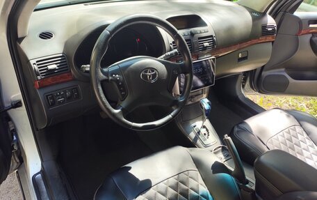 Toyota Avensis III рестайлинг, 2004 год, 700 000 рублей, 26 фотография