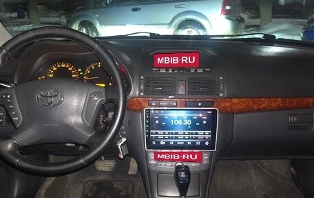 Toyota Avensis III рестайлинг, 2004 год, 700 000 рублей, 21 фотография