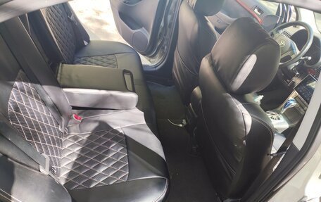 Toyota Avensis III рестайлинг, 2004 год, 700 000 рублей, 30 фотография