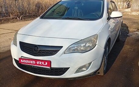 Opel Astra J, 2011 год, 600 000 рублей, 3 фотография