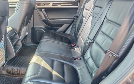 Volkswagen Touareg III, 2011 год, 2 500 000 рублей, 12 фотография