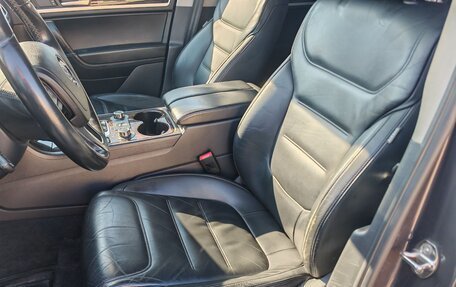 Volkswagen Touareg III, 2011 год, 2 500 000 рублей, 11 фотография