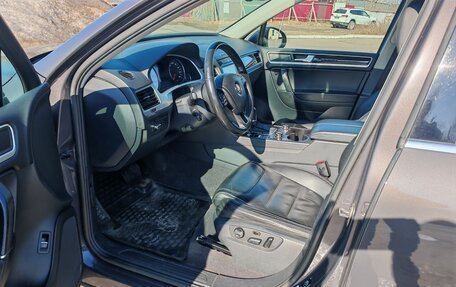 Volkswagen Touareg III, 2011 год, 2 500 000 рублей, 10 фотография