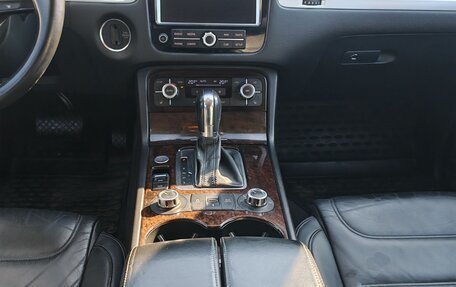 Volkswagen Touareg III, 2011 год, 2 500 000 рублей, 15 фотография