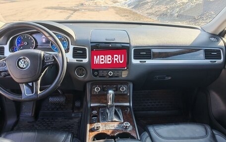 Volkswagen Touareg III, 2011 год, 2 500 000 рублей, 14 фотография