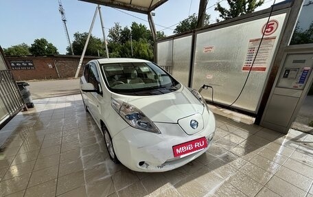 Nissan Leaf I, 2011 год, 500 000 рублей, 2 фотография